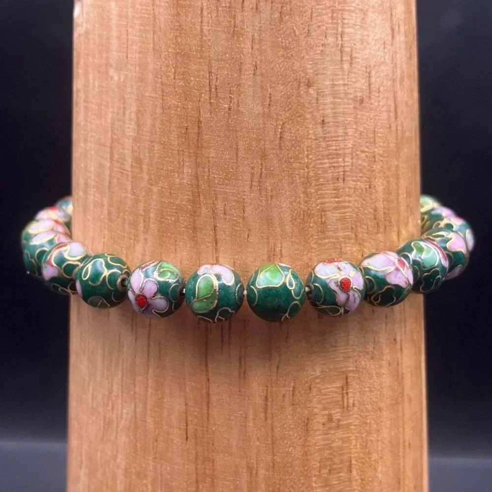 The Unbranded Brand this bracelet